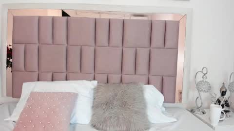 Mia  online show from 02-24-25, 10:03