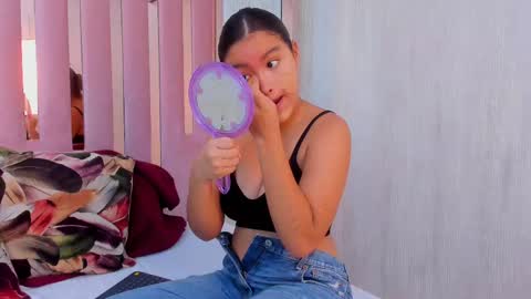 Mia  online show from 09-15-25, 09:42