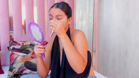 Mia  online show from 09-21-25, 09:44