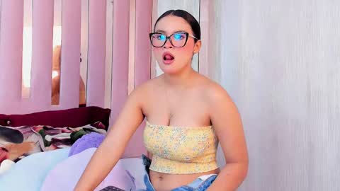 Mia  online show from 10-25-25, 10:34