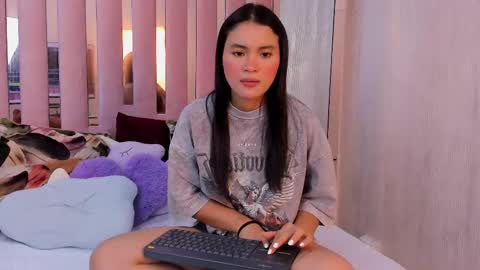 Mia  online show from 11-03-25, 02:18