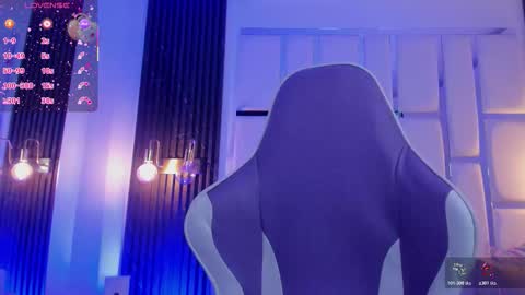 Miia Schwarz  online show from 11-22-25, 10:31