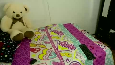 miia_smiith_0 online show from 06-12-26, 12:20