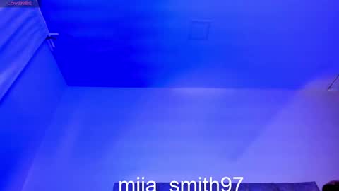 mia online show from 09-12-25, 09:48
