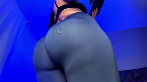 mia online show from 10-01-25, 09:43