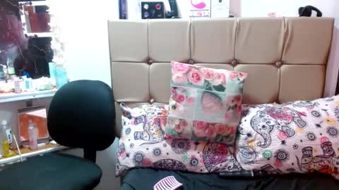 miia online show from 02-12-25, 08:18