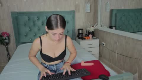 miia_velvett online show from 04-14-26, 03:18