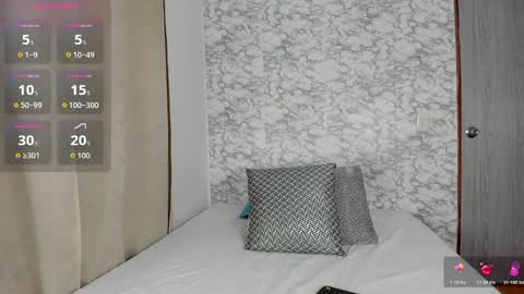 Snapshot of miiaa_monroe chatting on 11-19-25, 11:21 miiaa_monroe online show from 11-19-25, 11:21