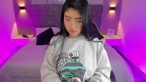 Miah Room  online show from 09-23-25, 06:16