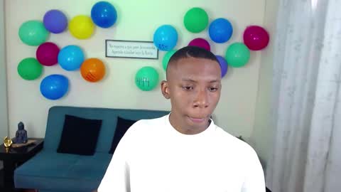 Snapshot of miiloo18 chatting on 10-16-25, 08:21 Jordan online show from 10-16-25, 08:21