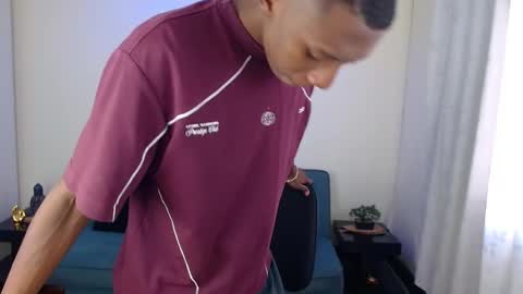 Snapshot of miiloo18 chatting on 10-17-25, 07:16 Jordan online show from 10-17-25, 07:16