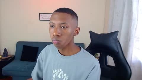 Snapshot of miiloo18 chatting on 10-28-25, 08:11 Jordan online show from 10-28-25, 08:11