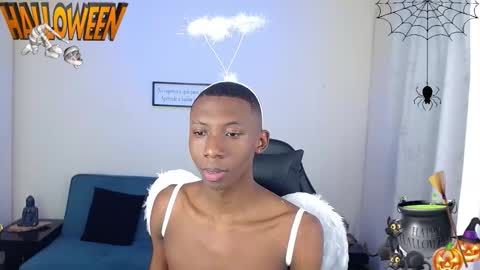 Snapshot of miiloo18 chatting on 10-31-25, 05:47 Jordan online show from 10-31-25, 05:47