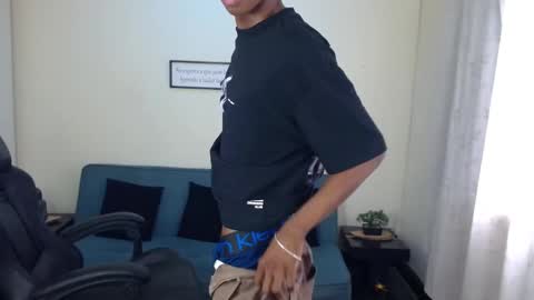 Snapshot of miiloo18 chatting on 11-05-25, 09:15 Jordan online show from 11-05-25, 09:15