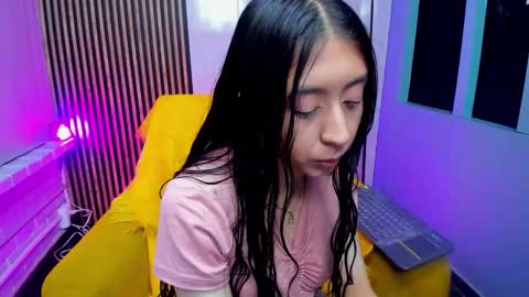 Snapshot of miilu__1 chatting on 10-12-25, 03:27 miilu online show from 10-12-25, 03:27