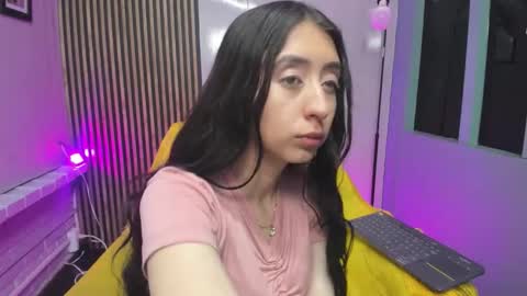 Snapshot of miilu__1 chatting on 11-06-25, 04:13 miilu online show from 11-06-25, 04:13