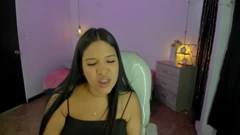 miiss_greyy online show from 10-08-25, 11:52