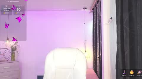 miiss_greyy online show from 10-31-25, 11:44
