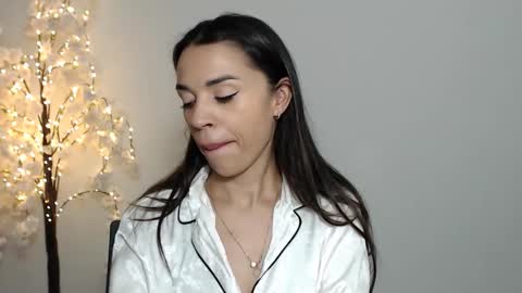 Snapshot of mika_gold7 chatting on 10-01-25, 09:59 Mika online show from 10-01-25, 09:59