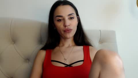 Snapshot of mika_gold7 chatting on 10-31-25, 05:25 Mika online show from 10-31-25, 05:25