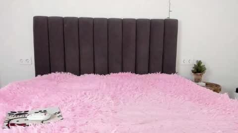 Mika online show from 02-06-25, 01:27