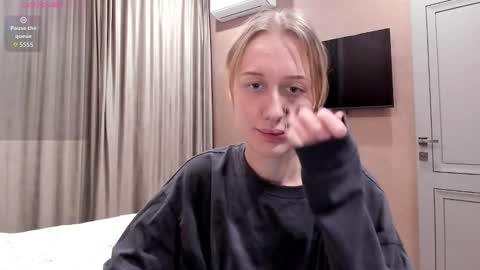 Mika online show from 12-13-25, 11:21