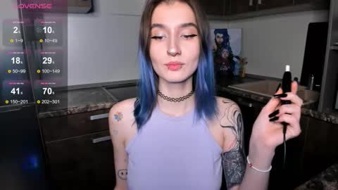 Mika online show from 11-27-25, 03:36