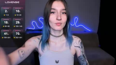 Mika online show from 02-08-26, 01:42