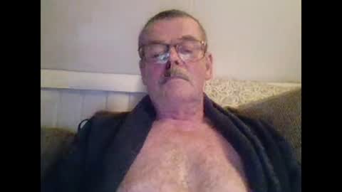 Snapshot of mikael42 chatting on 02-15-26, 07:32 mikael42 online show from 02-15-26, 07:32