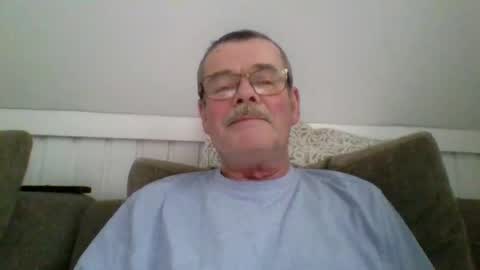 Snapshot of mikael42 chatting on 02-24-26, 01:42 mikael42 online show from 02-24-26, 01:42