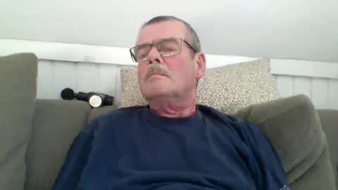 Snapshot of mikael42 chatting on 04-06-26, 02:07 mikael42 online show from 04-06-26, 02:07