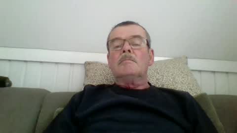 Snapshot of mikael42 chatting on 04-11-26, 12:53 mikael42 online show from 04-11-26, 12:53