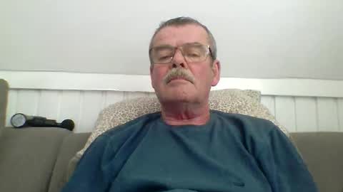Snapshot of mikael42 chatting on 04-24-26, 12:51 mikael42 online show from 04-24-26, 12:51