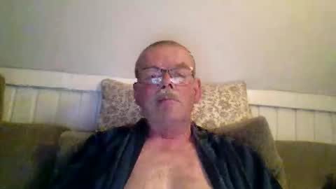 Snapshot of mikael42 chatting on 05-05-26, 07:44 mikael42 online show from 05-05-26, 07:44