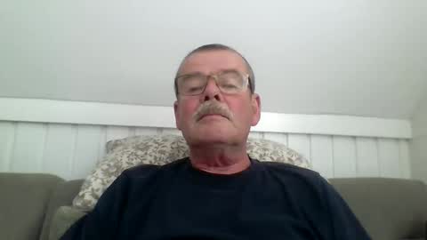 Snapshot of mikael42 chatting on 05-23-26, 12:31 mikael42 online show from 05-23-26, 12:31