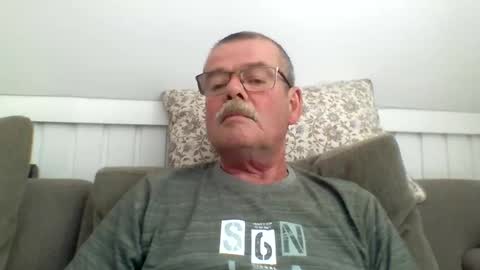 Snapshot of mikael42 chatting on 05-24-26, 01:16 mikael42 online show from 05-24-26, 01:16