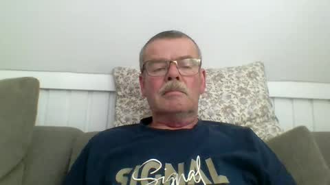 Snapshot of mikael42 chatting on 06-02-26, 12:40 mikael42 online show from 06-02-26, 12:40