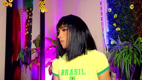 Snapshot of mikaelarangel chatting on 10-04-25, 03:48 mikaelarangel online show from 10-04-25, 03:48