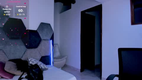 Mikaela blondie bigass online show from 05-06-26, 07:08