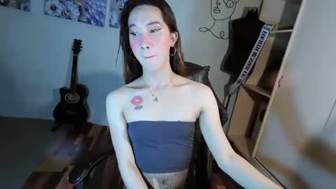 Snapshot of mikaellasander chatting on 03-10-25, 05:22 ELLA online show from 03-10-25, 05:22