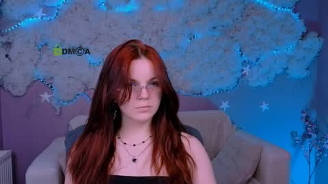 Snapshot of mikameovv chatting on 04-22-26, 09:33 Mika online show from 04-22-26, 09:33