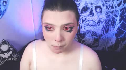 Mika online show from 03-21-26, 10:46