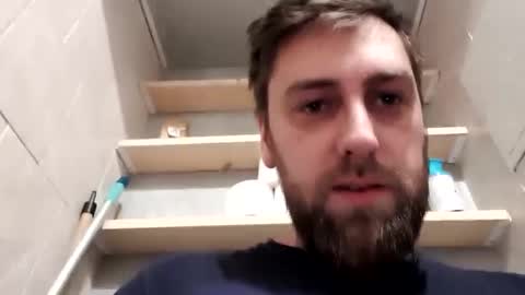 Mika online show from 02-08-25, 04:36