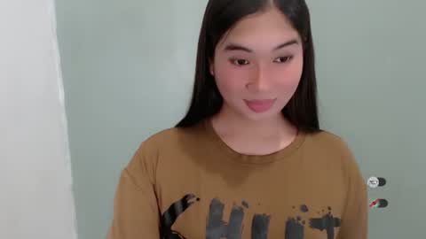 Snapshot of mikayla_slut chatting on 10-01-25, 06:19 Kyla online show from 10-01-25, 06:19