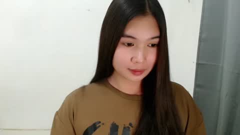 Snapshot of mikayla_slut chatting on 10-13-25, 09:48 Kyla online show from 10-13-25, 09:48