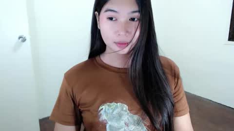 Snapshot of mikayla_slut chatting on 10-27-25, 09:19 Kyla online show from 10-27-25, 09:19