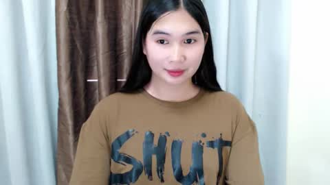 Snapshot of mikayla_slut chatting on 11-01-25, 04:47 Kyla online show from 11-01-25, 04:47