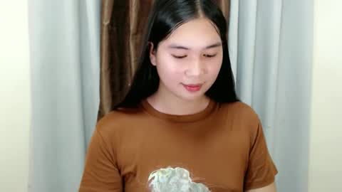 Snapshot of mikayla_slut chatting on 11-10-25, 05:28 Kyla online show from 11-10-25, 05:28