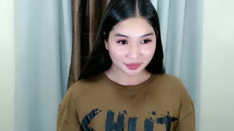 Snapshot of mikayla_slut chatting on 11-13-25, 07:18 Kyla online show from 11-13-25, 07:18