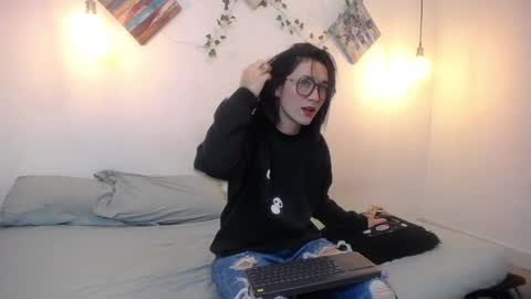 Snapshot of mikaza_akerman chatting on 06-05-26, 12:55 mikaza online show from 06-05-26, 12:55